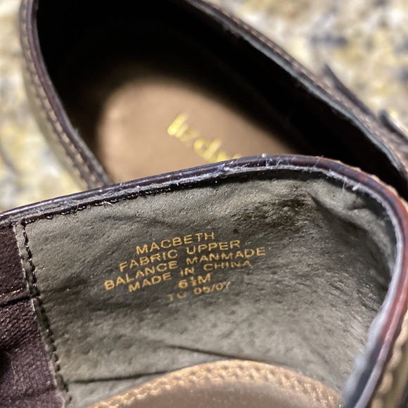 Liz Claiborne brown bootie  with buckle in size 6 1/2. - Picture 10 of 10